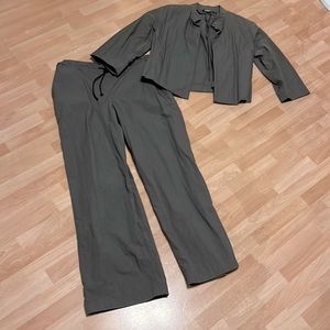 DKNY pants P/S and jacket size 8 cotton/nylon gray